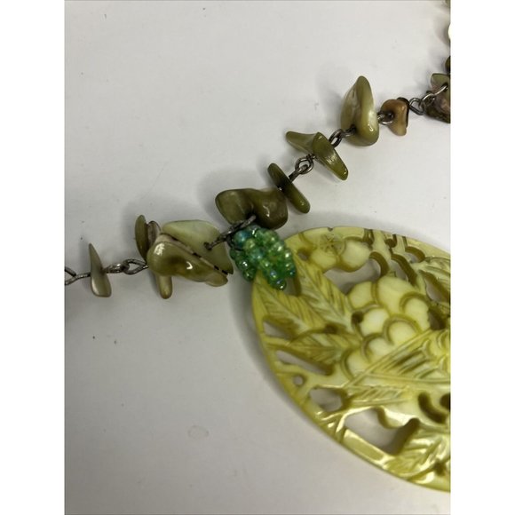 Mother Of Pearl Green Asian Bird Themed Adjustable Choker - Picture 7 of 8